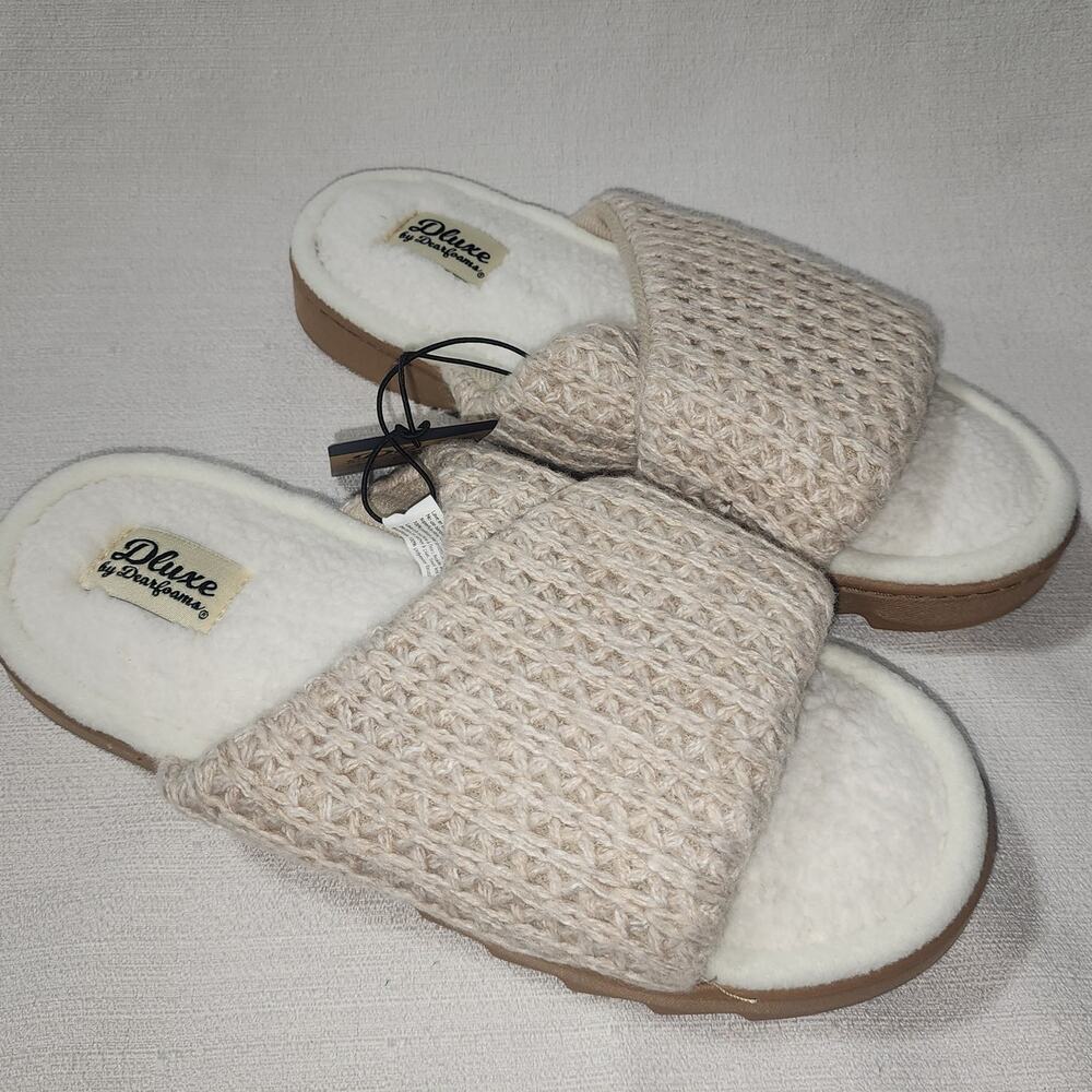 slippers dluxe by dearfoam size 7-8